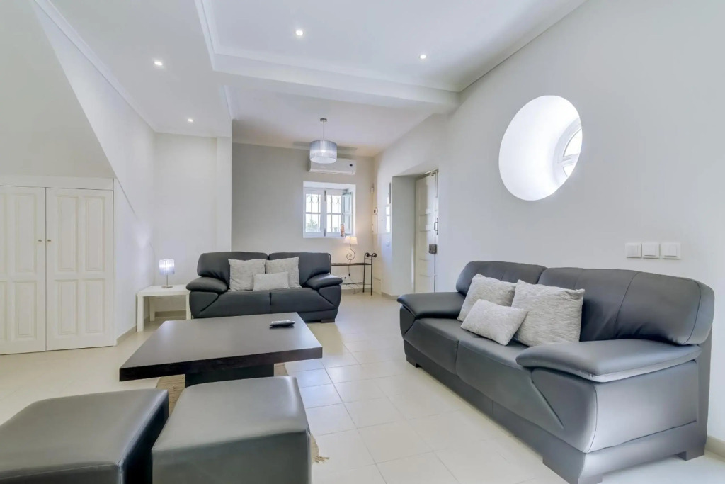 Faro Tradicional House - City center