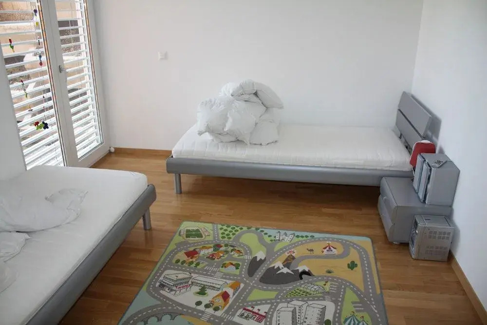 Indoor Swimming Pool, Sauna, Fitness, Private Gardens, Spacious Modern Apartment