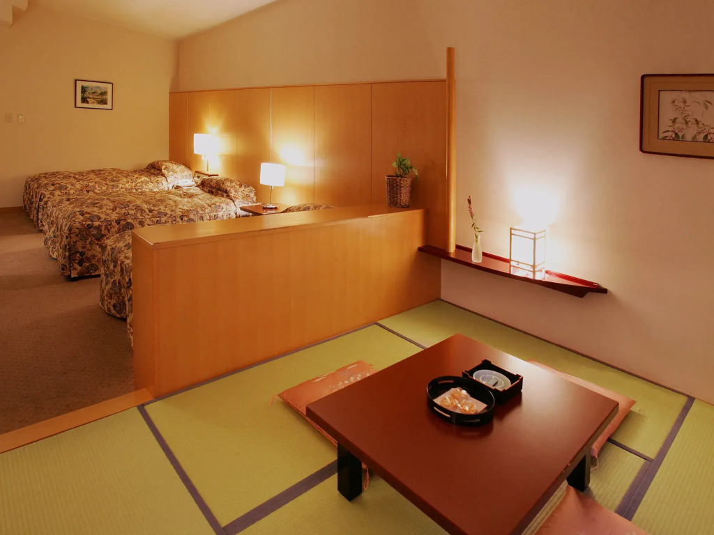 Hotel Parens Onoya