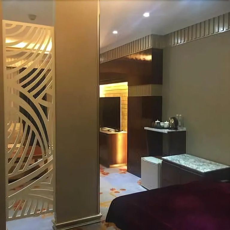 曲靖翠峰大酒店