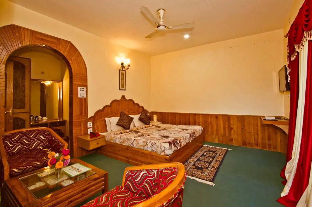 Kartik Holiday Cottage Manali