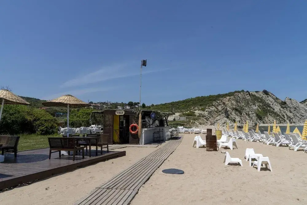 Mad Sea Hotel
