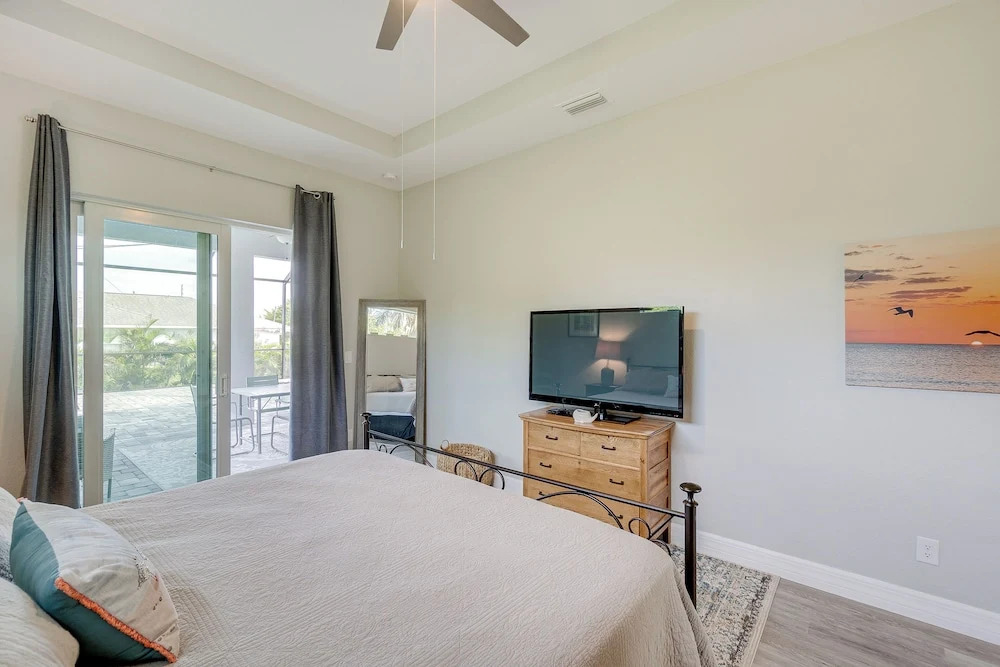 Englewood Escape Near Beaches w/ Private Lanai!