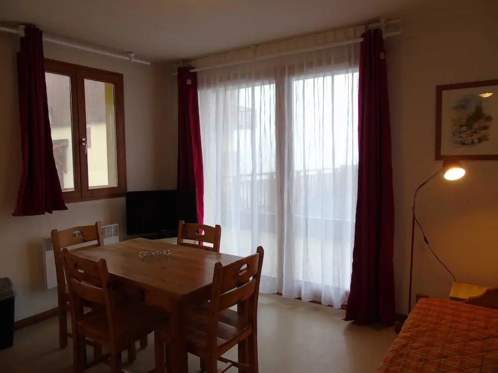 Lou Services Apartment G04 LSI 001