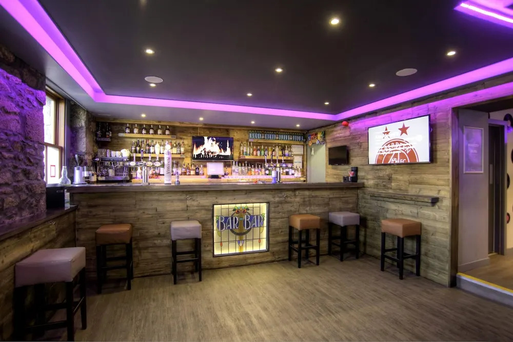 The Square Kintore