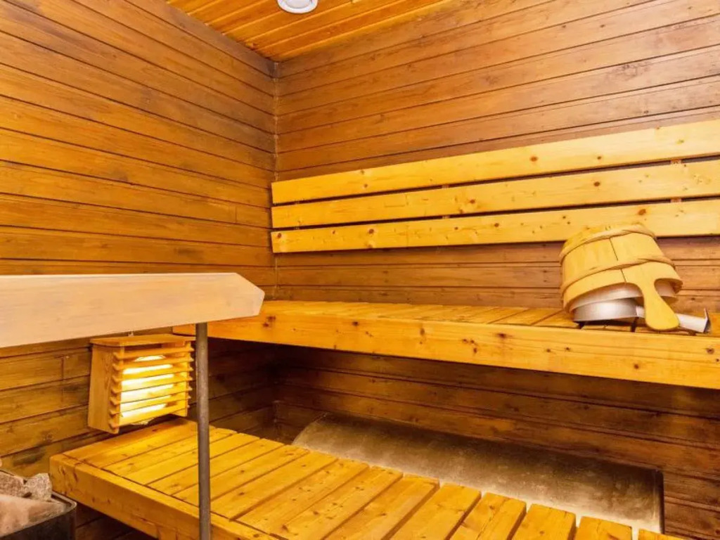 Hallantytär a1 paritalo