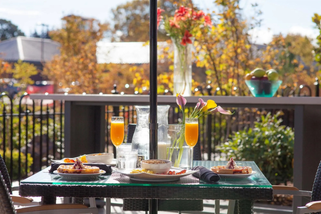 Best Western Premier Boulder Falls Inn