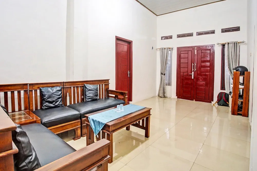 OYO LIFE 92034 Jay Homestay Syariah