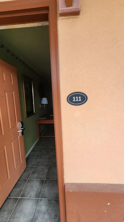 Benbrook Inn & Suites