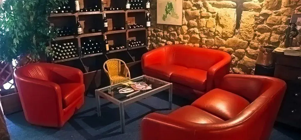 Logis Hotel Restaurant Auberge Du Peras