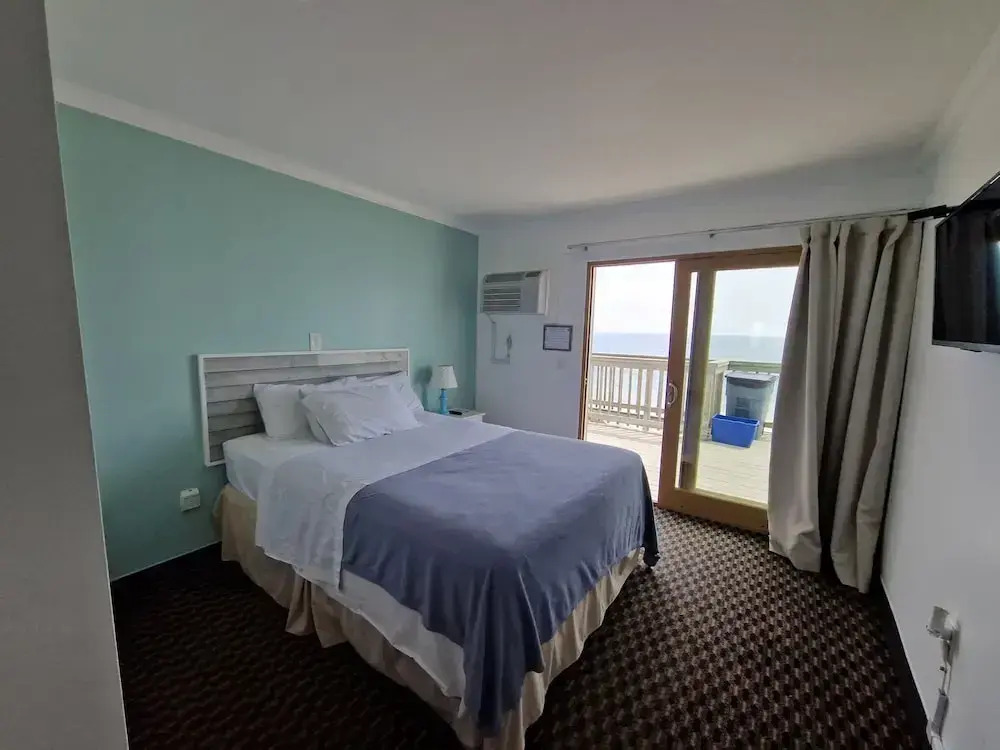 Sandcastle Beachfront Inn