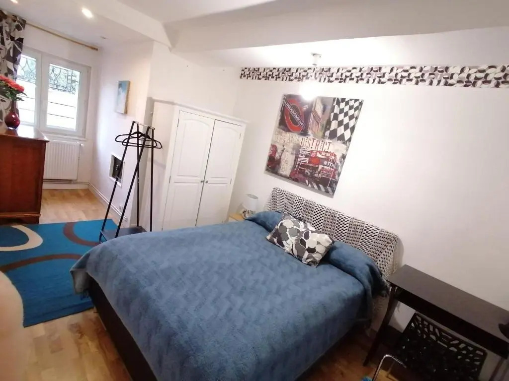 Charmant appartement indépendant, 5 mn de Rouen, avec terrasse.