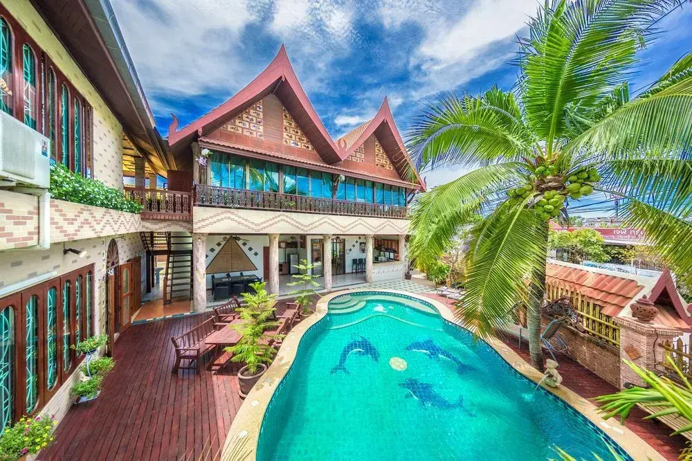 Grand Party Pool Villa