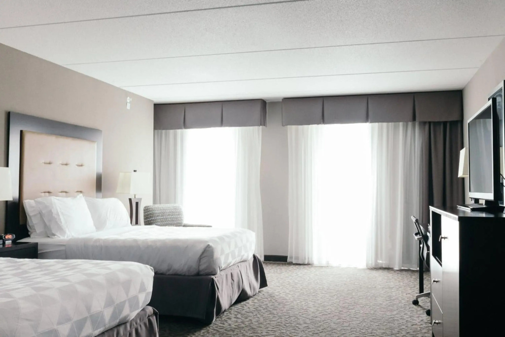 Holiday Inn and Suites East Peoria by IHG
