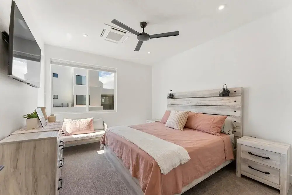 Sunstone 6 Bedroom Home