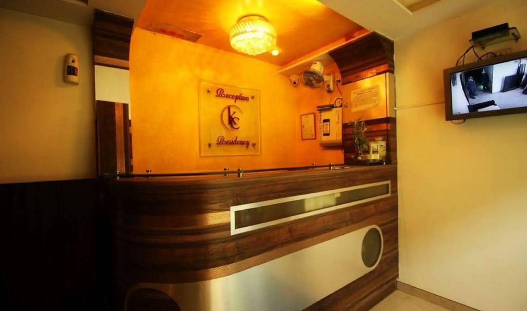 Apex Dormitory Andheri - Near Airport and Marol Metro Station