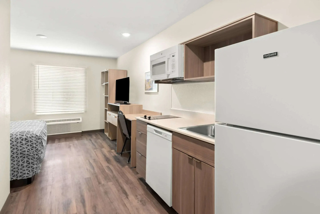 Woodspring Suites Savannah West Chatham Parkway