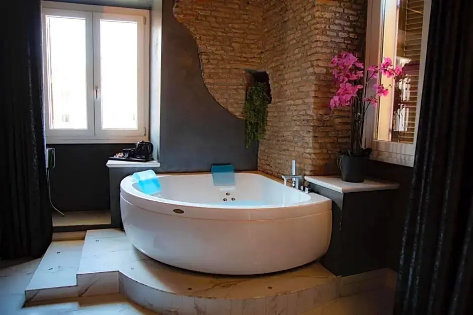 Rhome Luxury suite