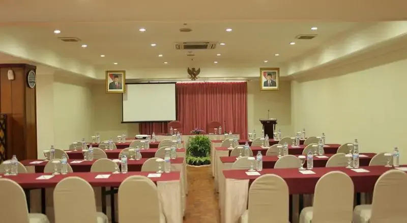 Weta International Hotel