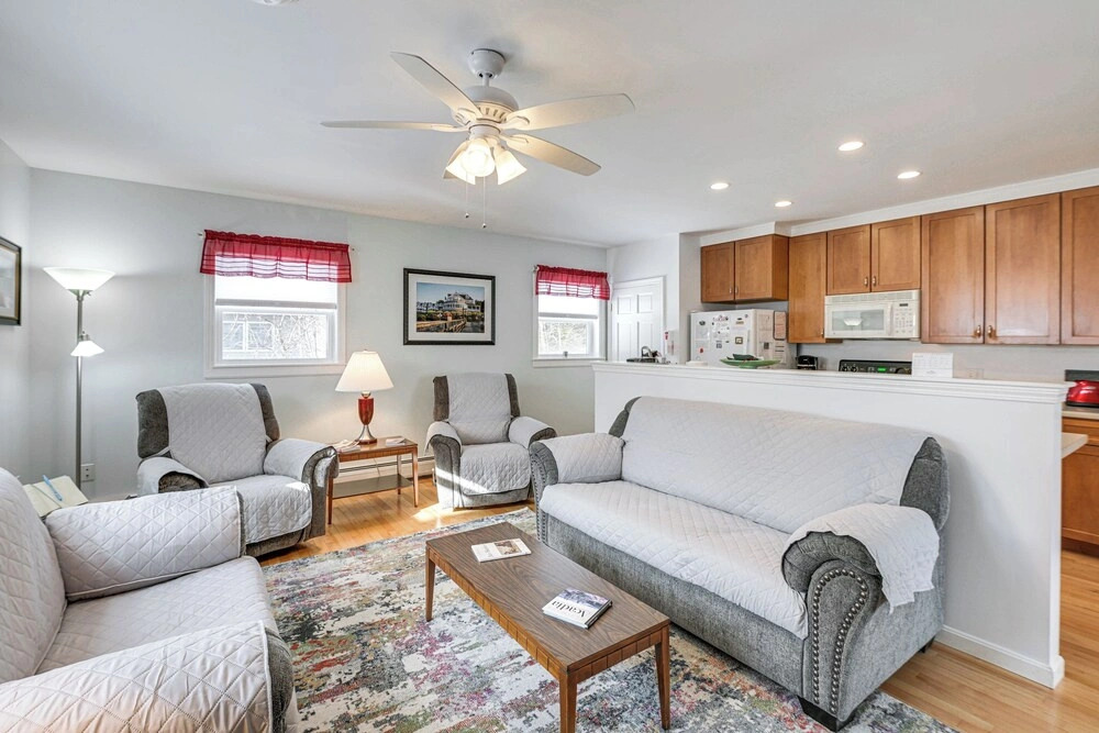 Unbeatable Downtown Location! Bar Harbor Apt