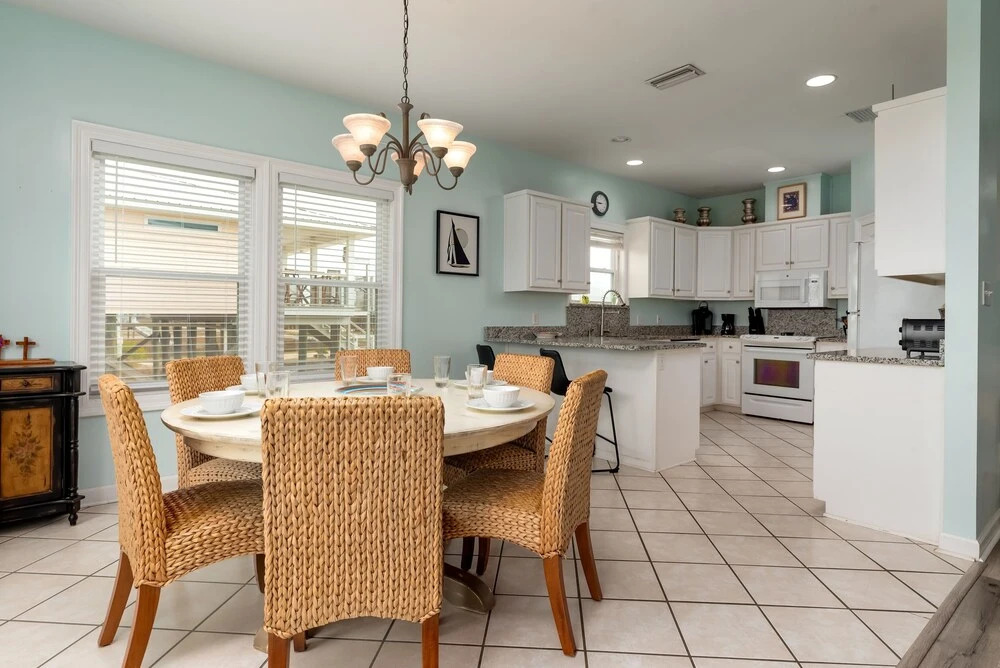 Casa Nova - 2602 Bridgeview 3 Bedroom Home by RedAwning