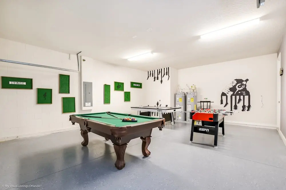 7 BD 5 BH Villa Game, Pool and Spa