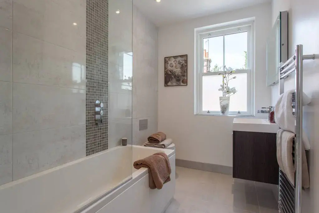 Chic & Luxurious Townhouse - Central Marlow