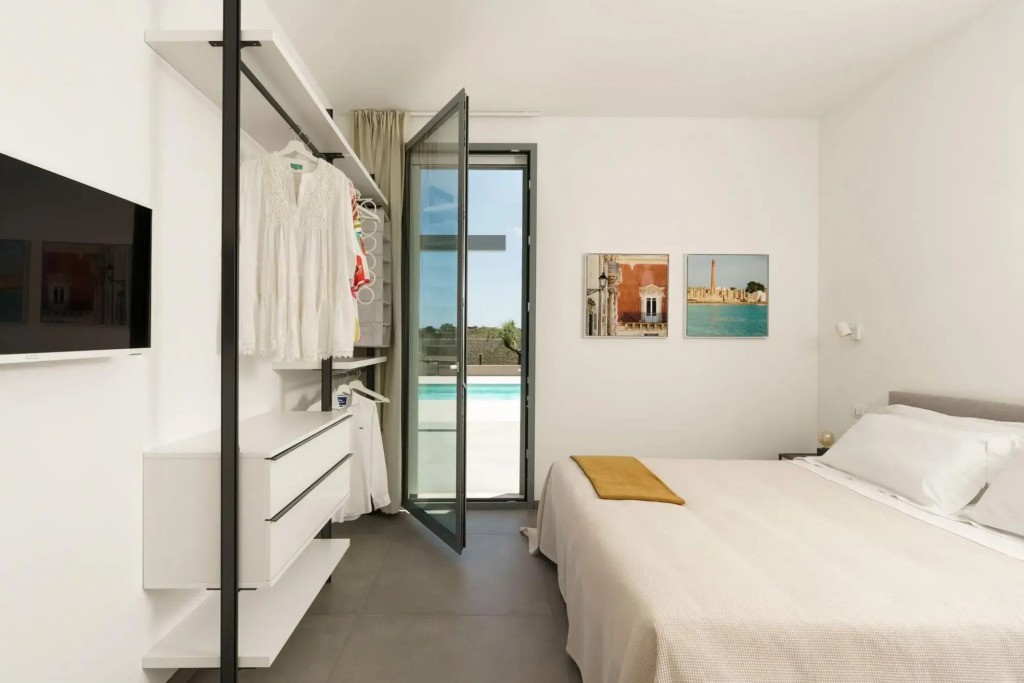 Lovely new villa with pool at walking distance from the beach-VILLA MARZAMEMI
