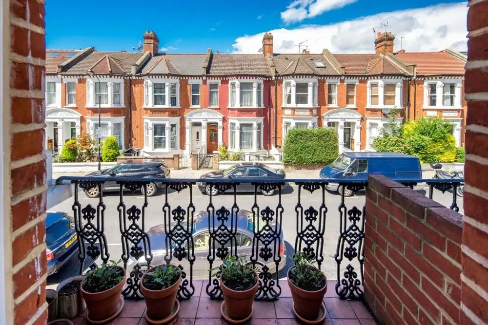 Homely 2 Bedroom Near Shepherd's Bush Tube