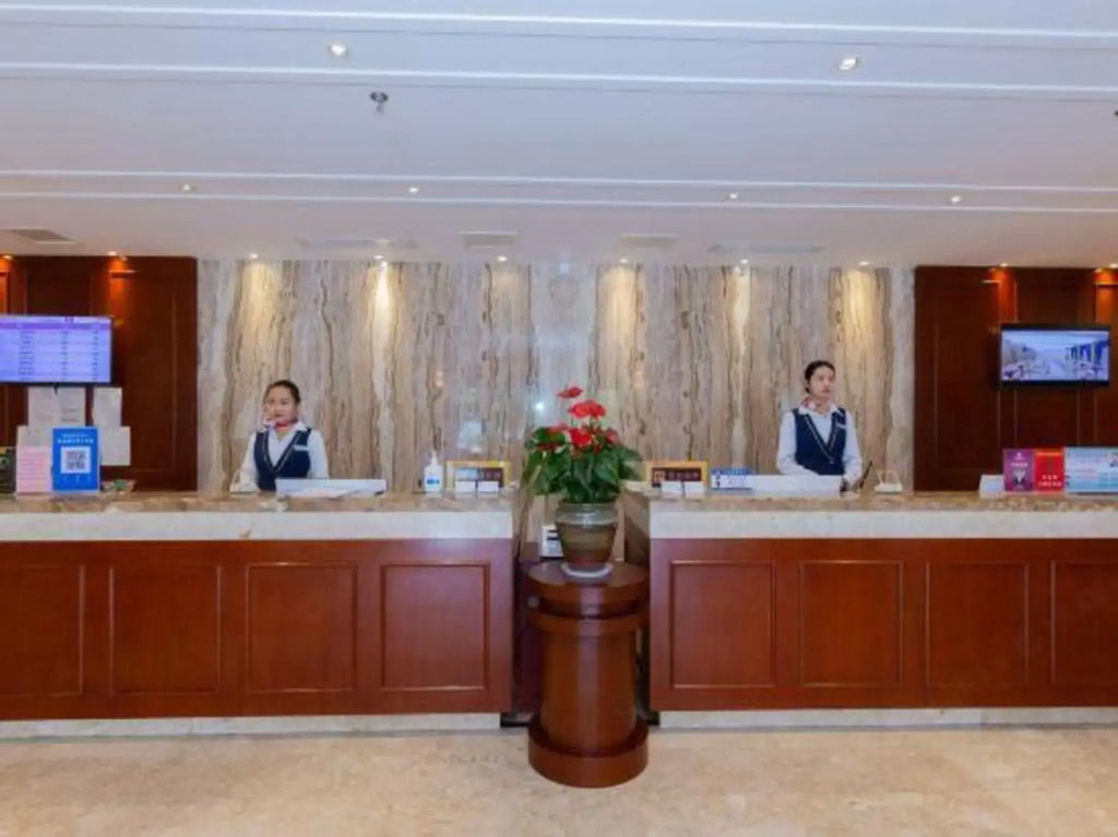 Xiangyang Dongfeng Hotel