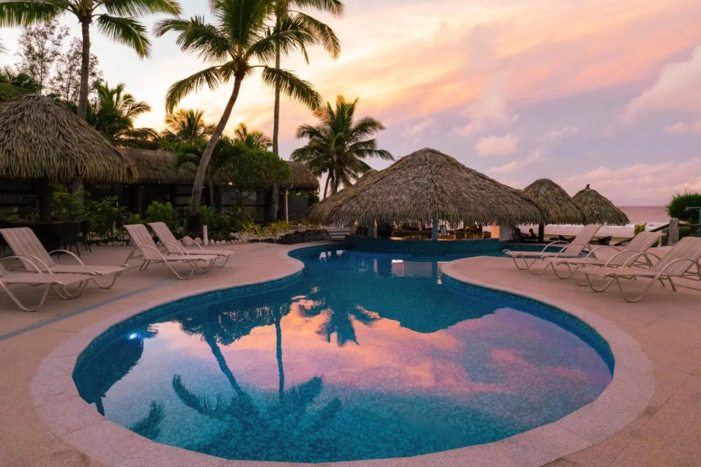 Club Raro Resort
