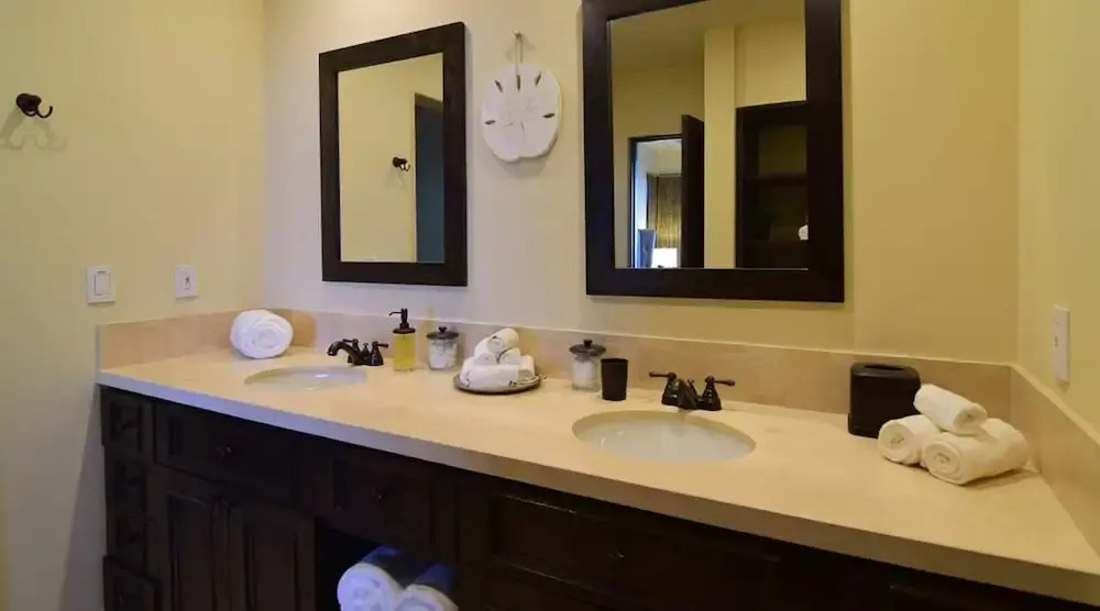 Beautiful Holiday Condo in a Prime Location in Cabo San Lucas 1025