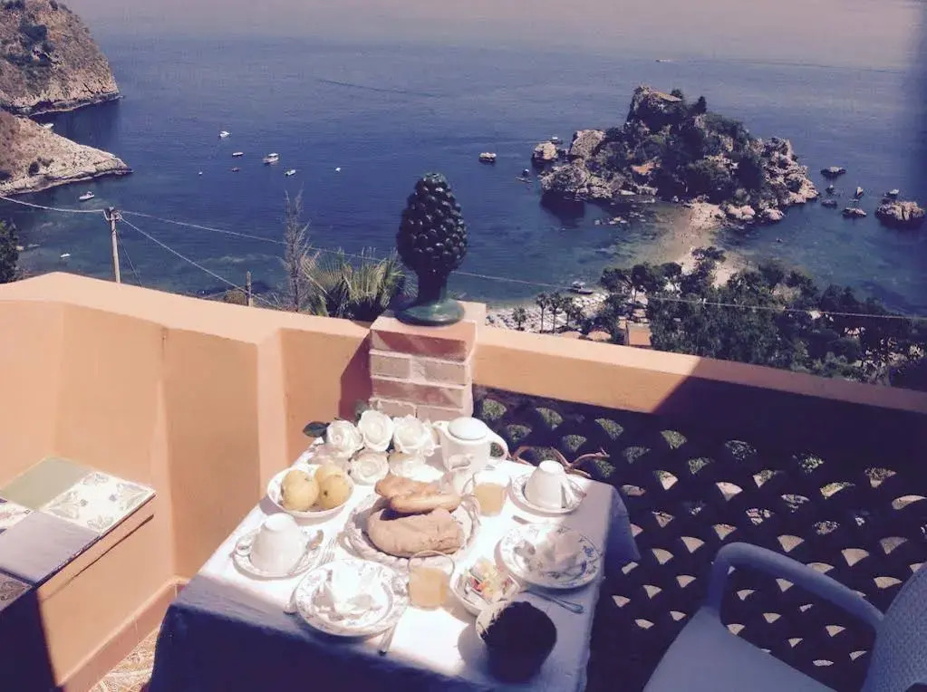 La Bergerie Isolabella sea view B & B