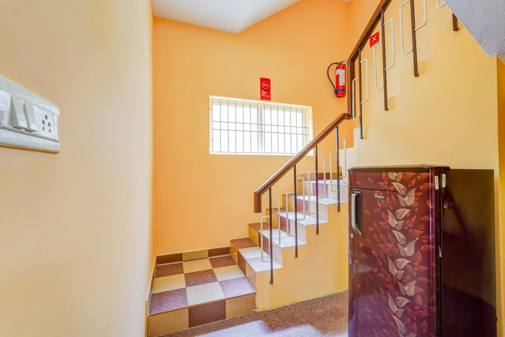 Hotel O Velachery Near Devi Karumariamman Nagar Extension