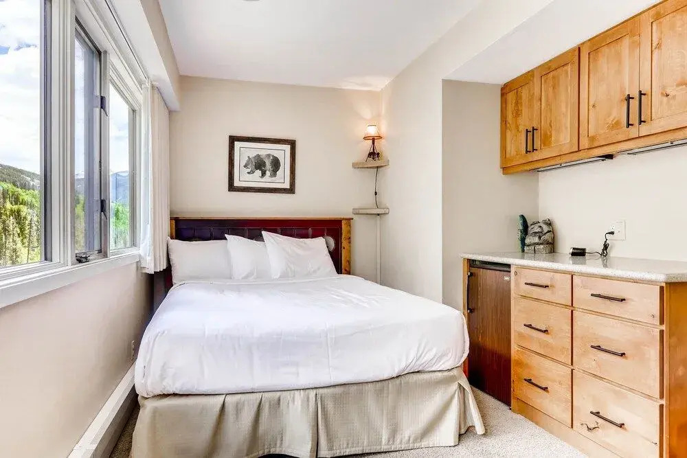 Spacious Penthouse 3br ~no Cleaning Fee~kids Ski Free! 3 Bedroom Condo by RedAwning
