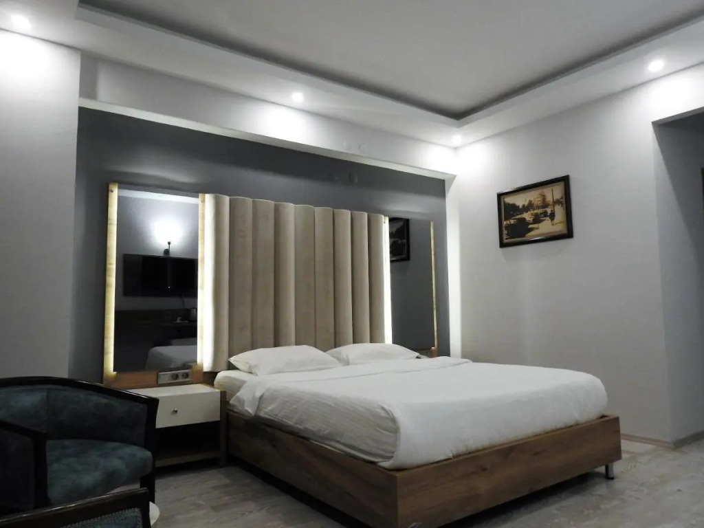 INN TOWN HOTEL