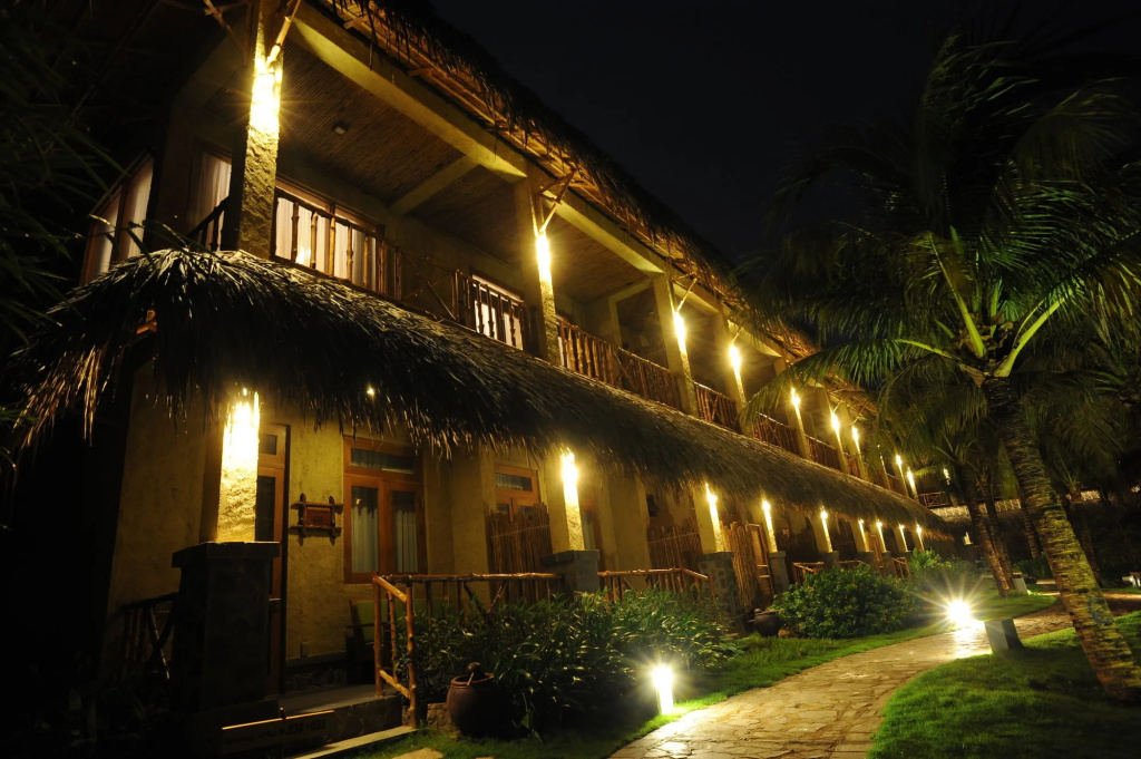 Aroma Beach Resort and Spa