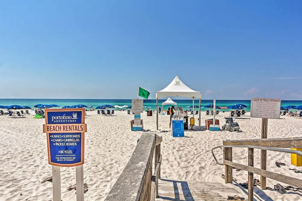 Florida Resort Condo: Walk to Pensacola Beach!