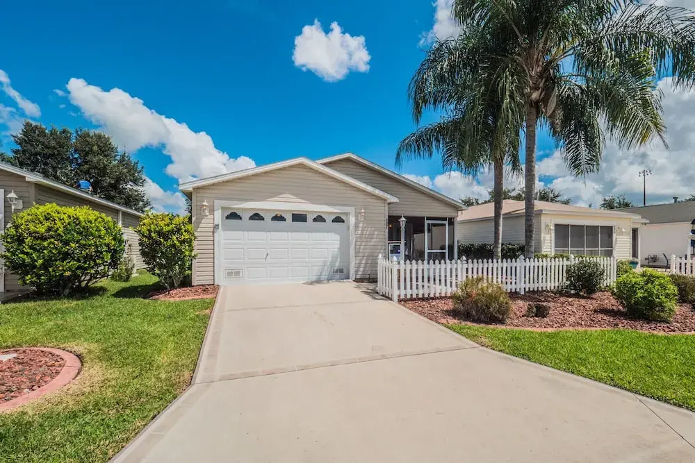 Hastings Lane 2681 by White Pelican VR