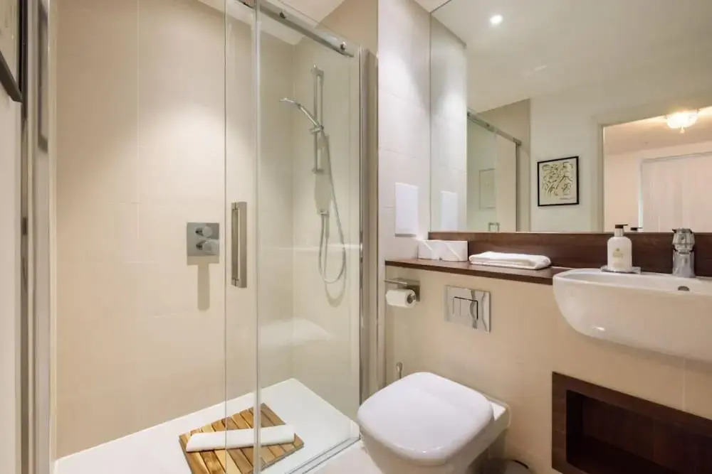 The London Retreat - Alluring 2bdr Flat With Balcony