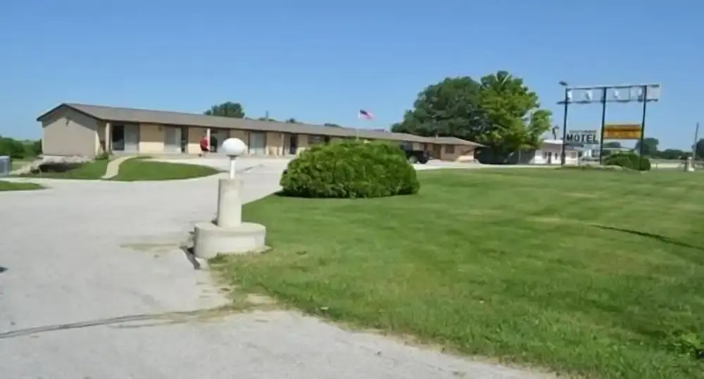 Edgetowner Motel