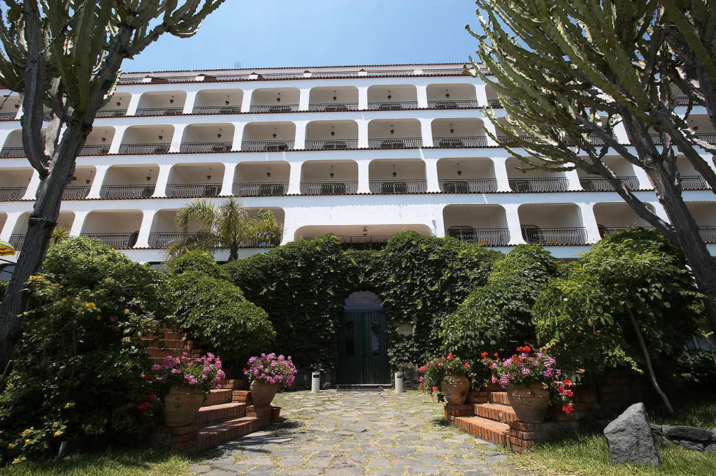 Отель Delta Hotels by Marriott Giardini Naxos