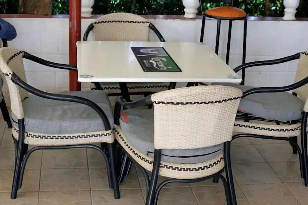 Siaya White Hotel