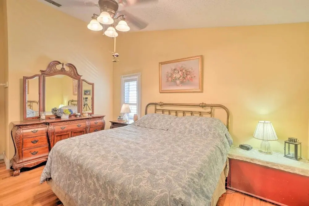 Tampa Home w/ Private Backyard ~ 15 Mi to Downtown