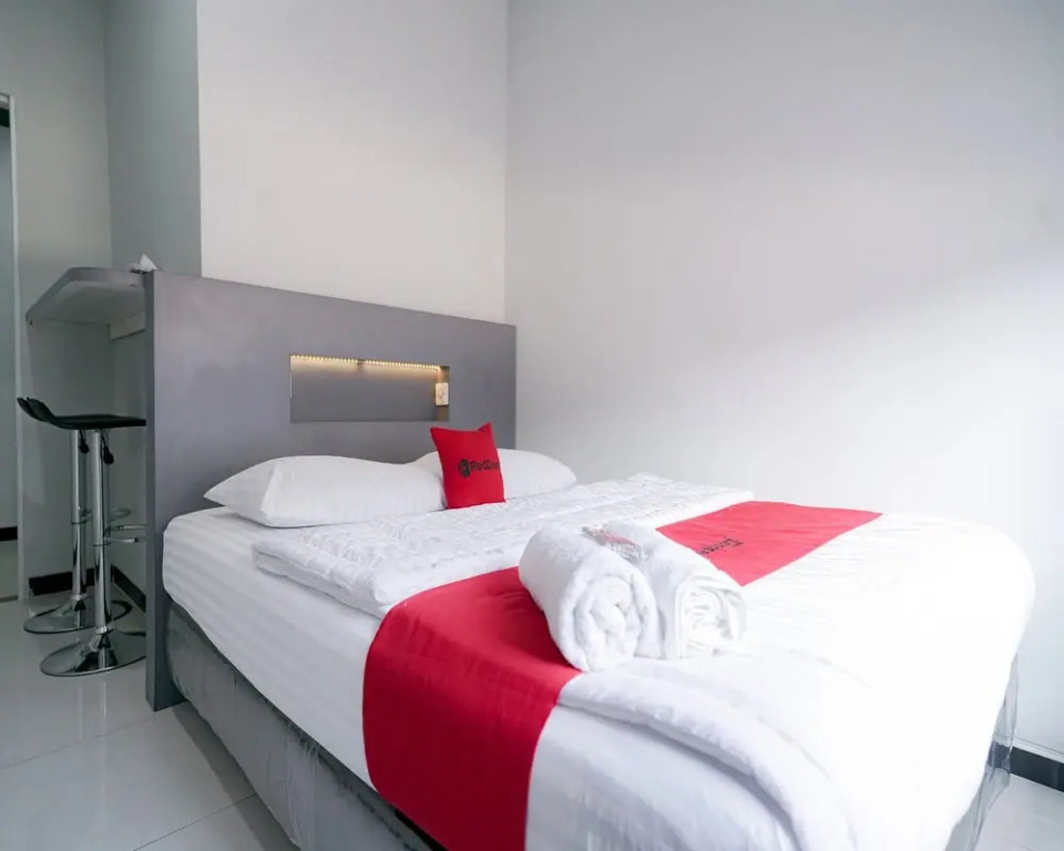RedDoorz Syariah At Jalan Endro Suratmin Lampung