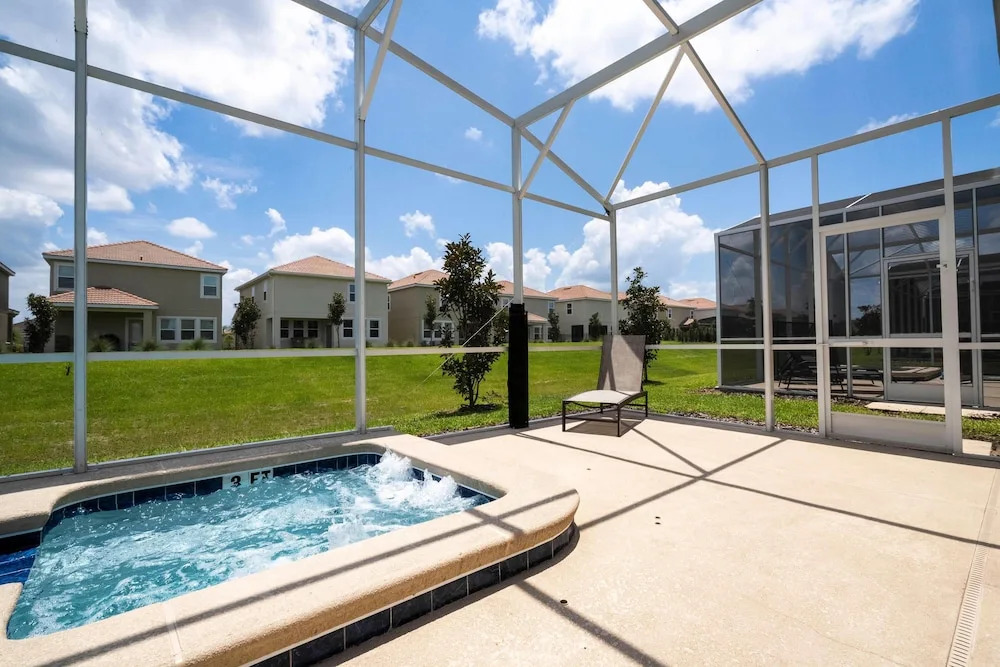 664 WS 5BR Single-family Luxury: Private Pool