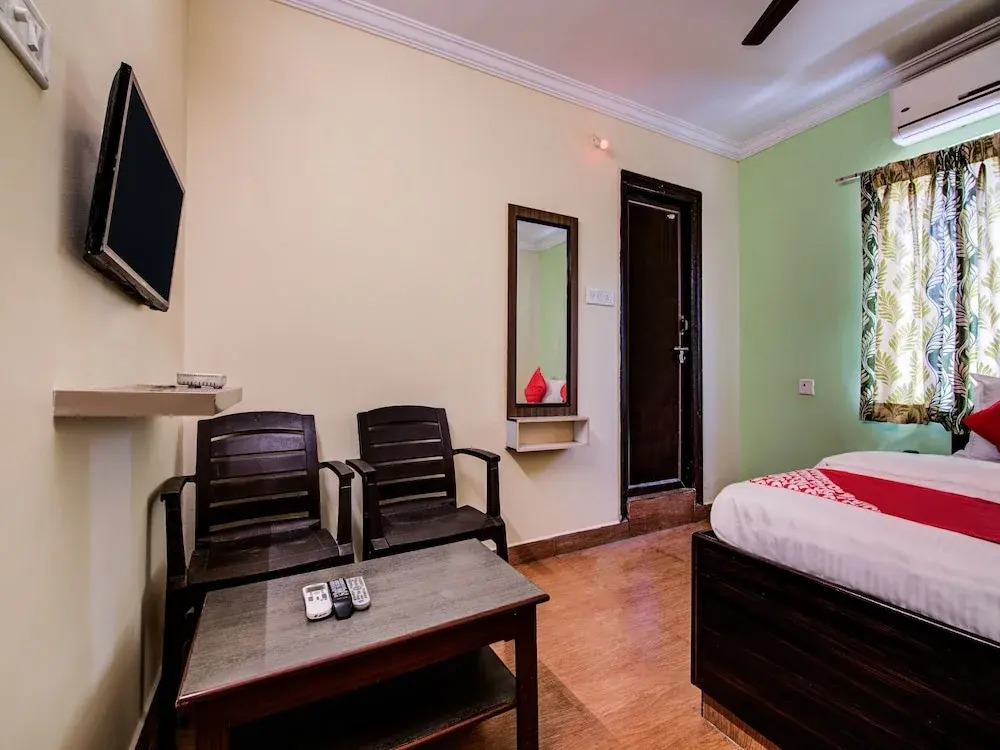OYO 14507 Lalitha Delight