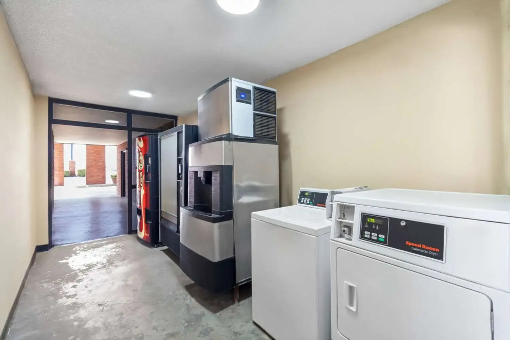 Econo lodge Kennett