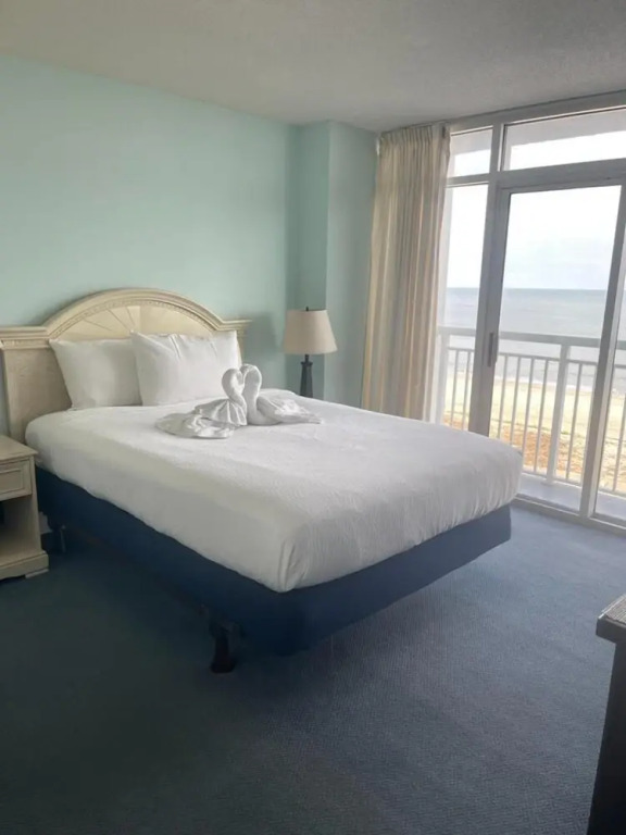 Spacious 2BD Condo in Atlantica Resort