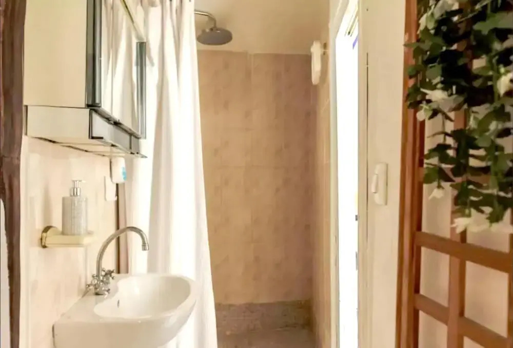 Apartment With one Bedroom in Nice, With Wonderful Mountain View, Furnished Balcony and Wifi